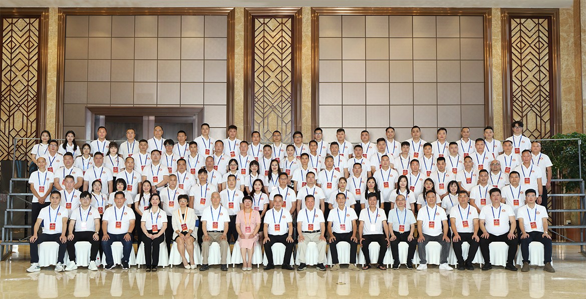 1752564176662947.jpg 城南商會大合影.jpg